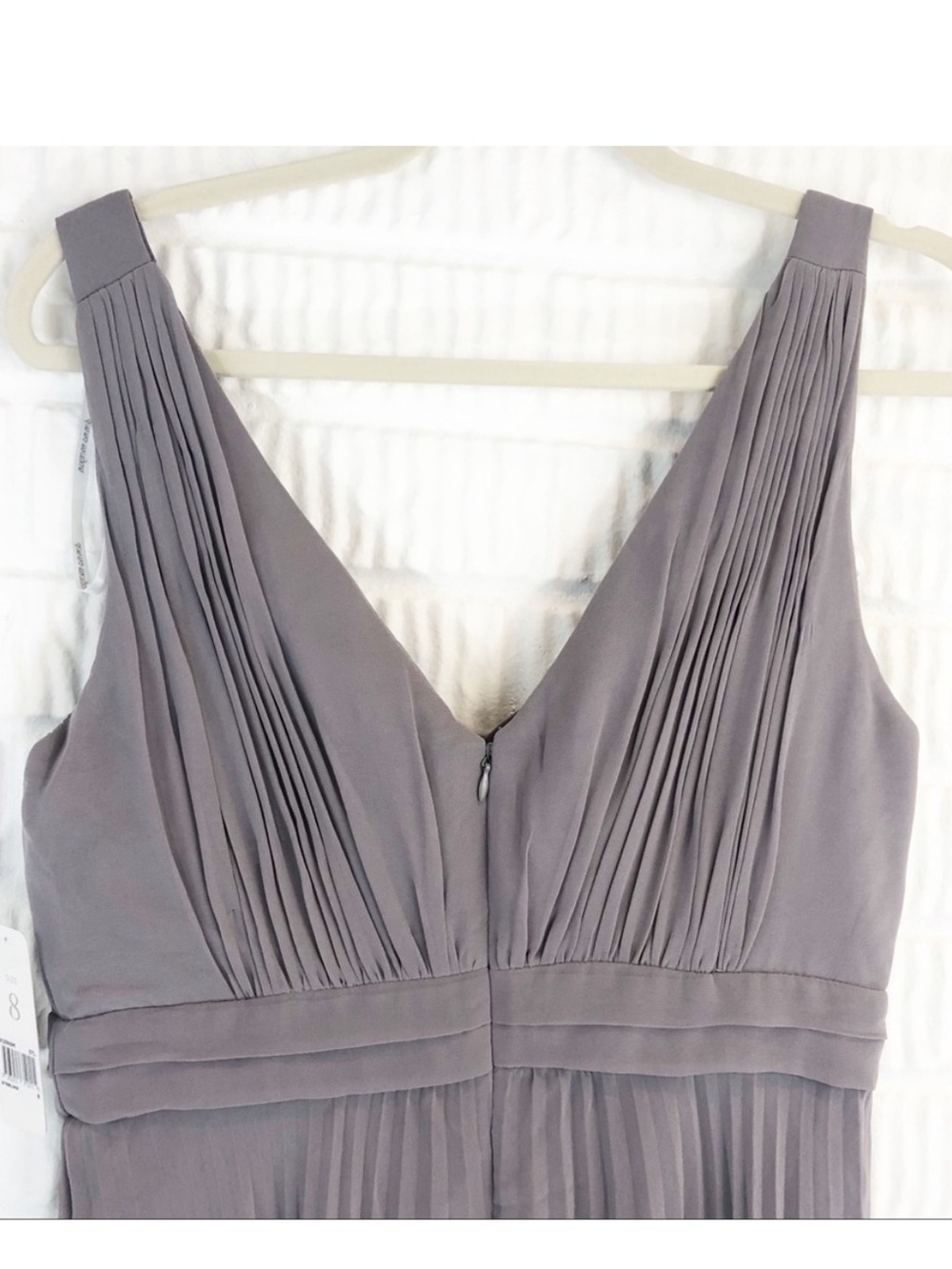 Donna Morgan Collection 10 Pleated V-Neck Sleeveless Dress in dusty plum - Picture 3 of 15